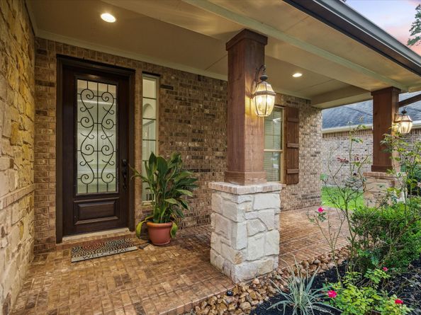 1811 Leela Springs Drive, Conroe TX 77304