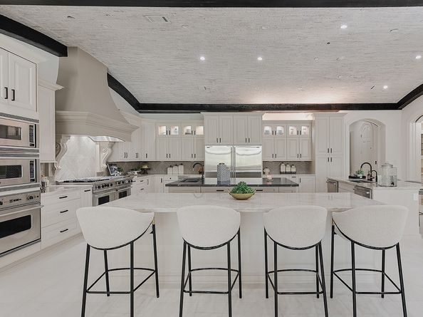 88 W Grand Regency Circle, The Woodlands TX 77382