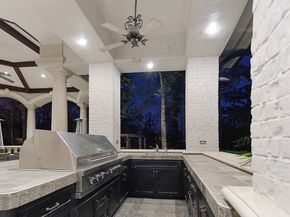 88 W Grand Regency Circle, The Woodlands TX 77382