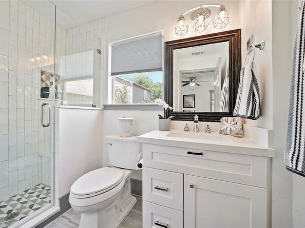 325 N Sidney Street, Houston TX 77003