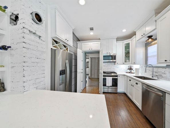 325 N Sidney Street, Houston TX 77003