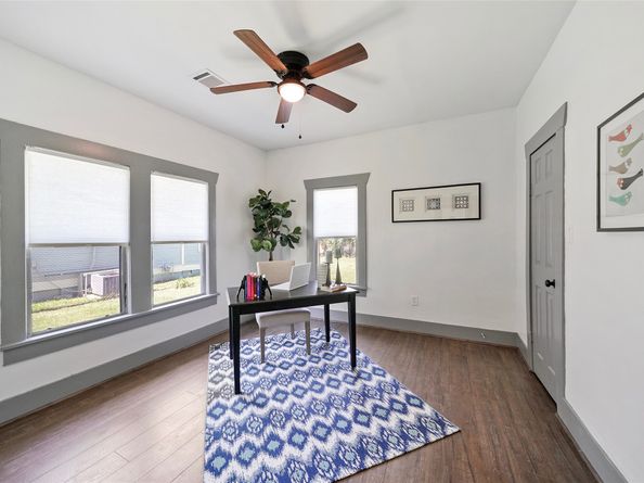 325 N Sidney Street, Houston TX 77003