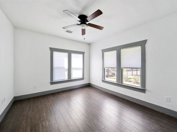 325 N Sidney Street, Houston TX 77003