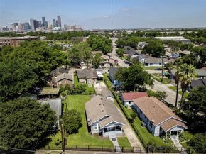 325 N Sidney Street, Houston TX 77003