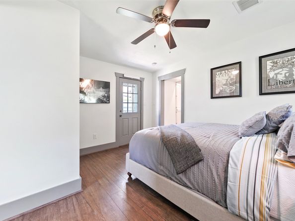 325 N Sidney Street, Houston TX 77003