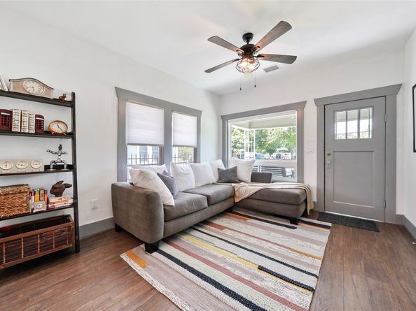 325 N Sidney Street, Houston TX 77003