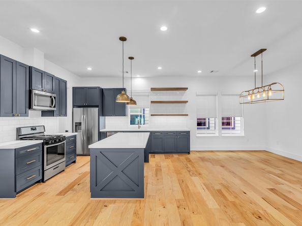 204 Burr Street G, Houston TX 77011