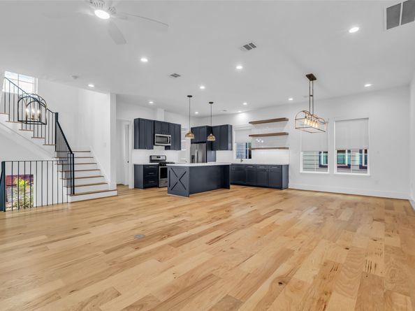 204 Burr Street G, Houston TX 77011