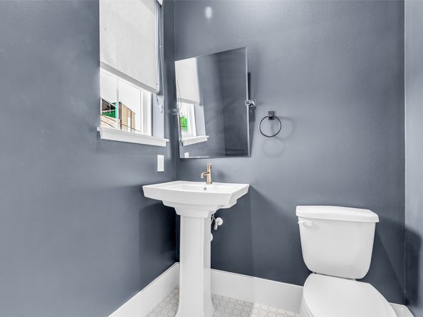 204 Burr Street G, Houston TX 77011