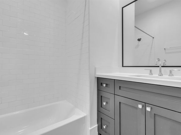 204 Burr Street G, Houston TX 77011