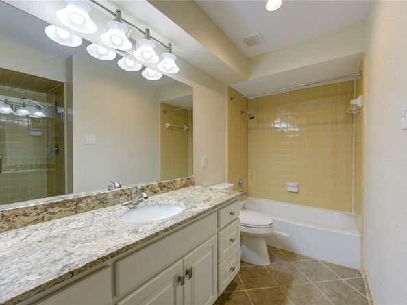 3660 Lake Street, Houston TX 77098