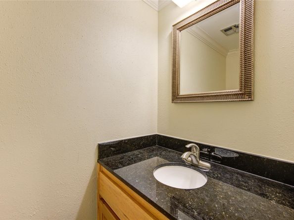3660 Lake Street, Houston TX 77098