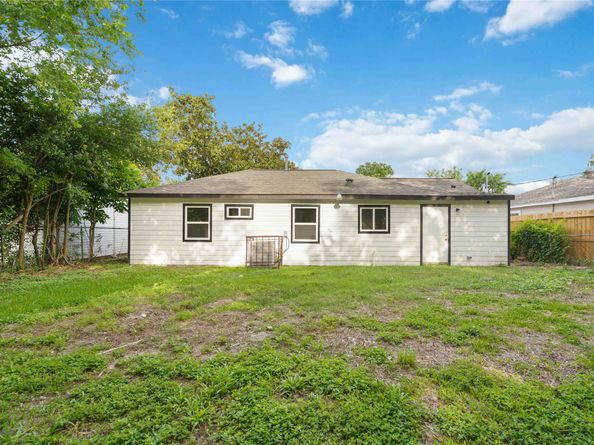 9409 Fairland Drive, Houston TX 77051