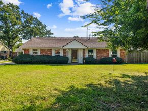 3002 Larknolls Lane, Houston TX 77092