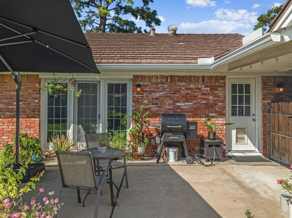 3002 Larknolls Lane, Houston TX 77092