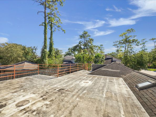 8333 Cedarspur Drive, Houston TX 77055