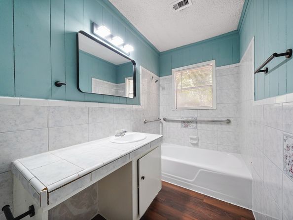 1442 Silverdale Street, Houston TX 77029