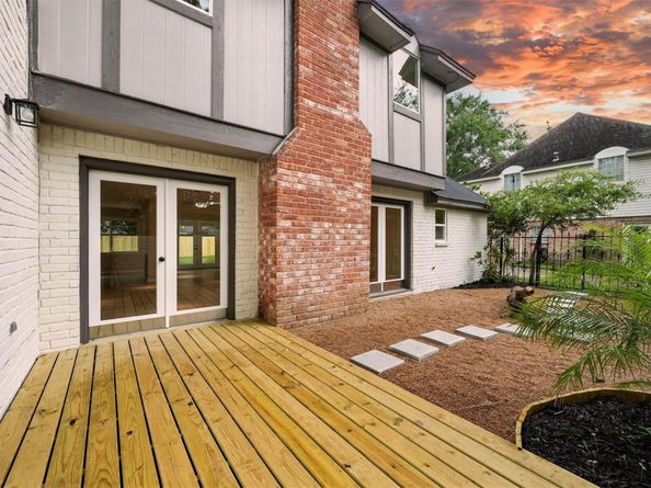 11726 Gardenglen Drive, Houston TX 77070