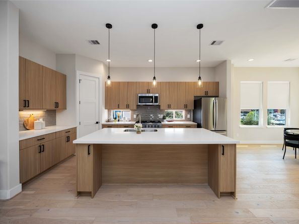 2505 N Macgregor Way, Houston TX 77004