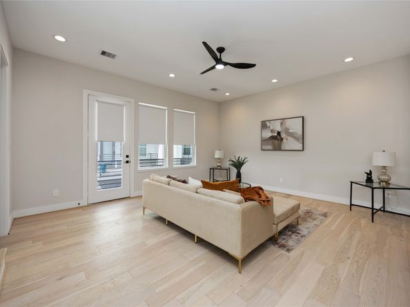 2505 N Macgregor Way, Houston TX 77004