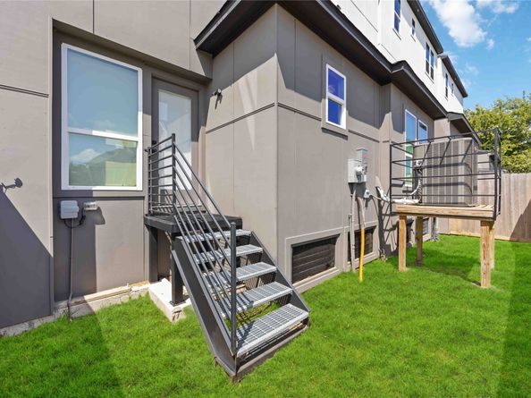 2505 N Macgregor Way, Houston TX 77004