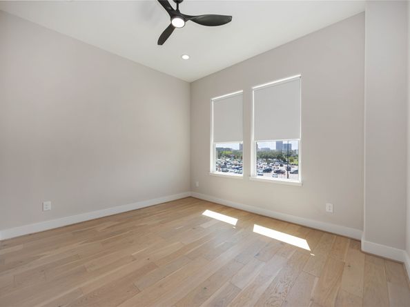 2505 N Macgregor Way, Houston TX 77004