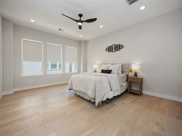 2505 N Macgregor Way, Houston TX 77004