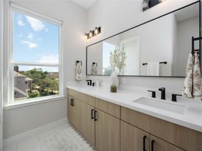 2505 N Macgregor Way, Houston TX 77004