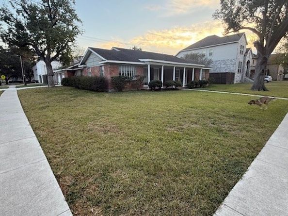 5147 Jackwood Street, Houston TX 77096