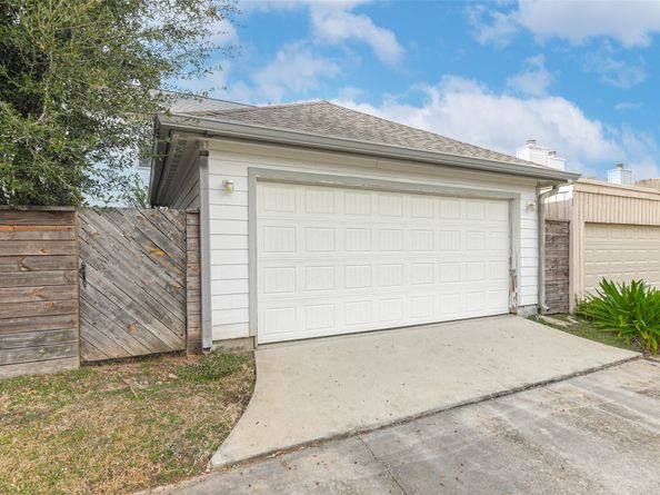 1919 Bittercreek Drive, Houston TX 77042