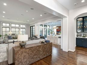 9 Upperway Lane, Houston TX 77056