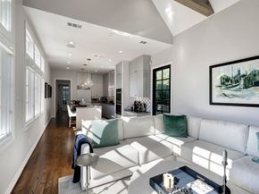 9 Upperway Lane, Houston TX 77056