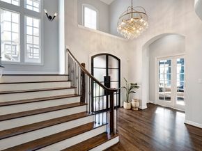 9 Upperway Lane, Houston TX 77056