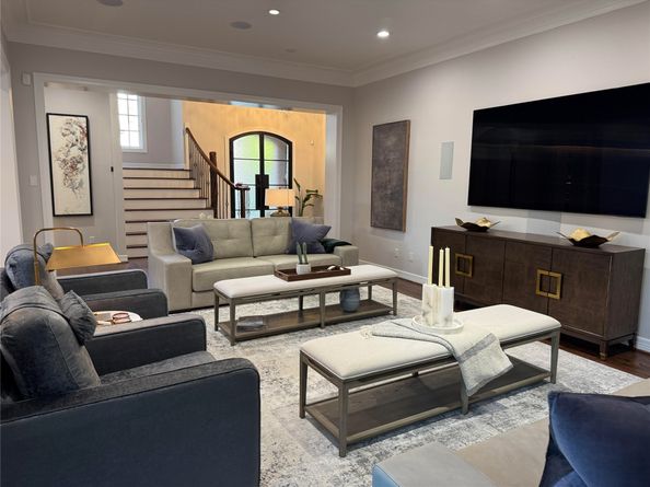 9 Upperway Lane, Houston TX 77056