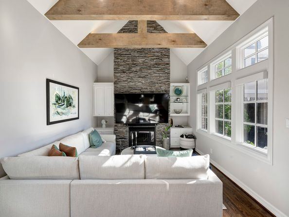 9 Upperway Lane, Houston TX 77056