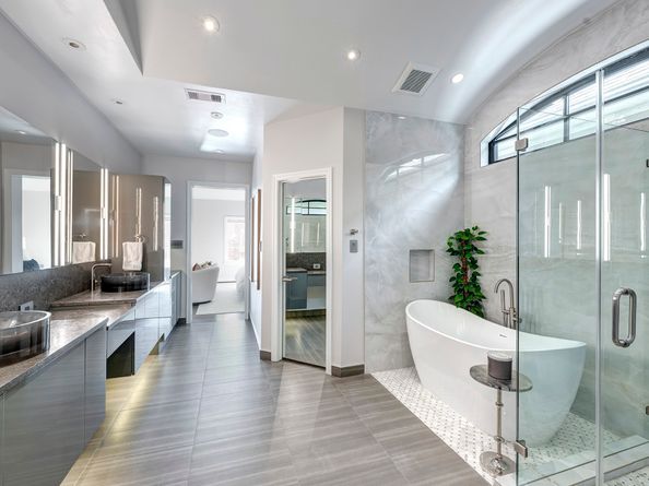 9 Upperway Lane, Houston TX 77056