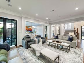 9 Upperway Lane, Houston TX 77056