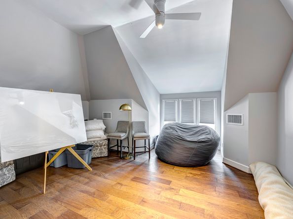 9 Upperway Lane, Houston TX 77056