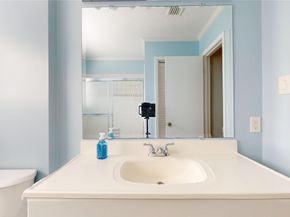 1915 Ashford Hollow Lane, Houston TX 77077