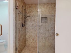 1915 Ashford Hollow Lane, Houston TX 77077