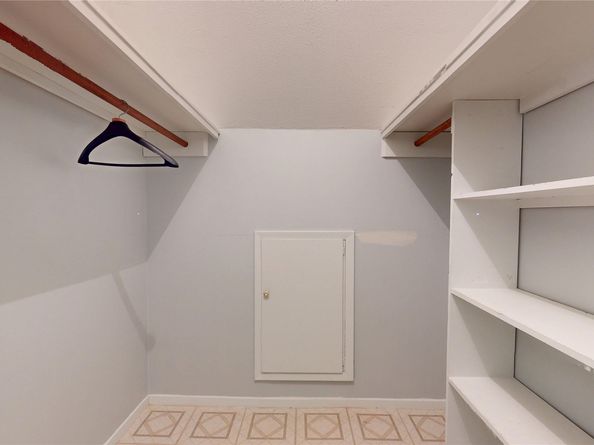 1915 Ashford Hollow Lane, Houston TX 77077