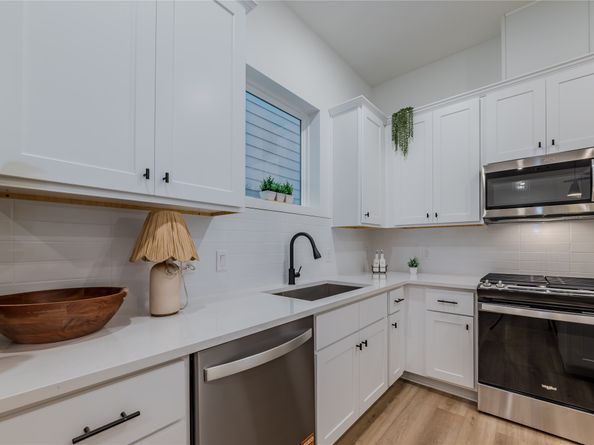 1911 Dewalt Street, Houston TX 77088