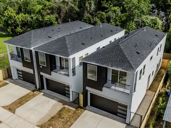 1911 Dewalt Street, Houston TX 77088
