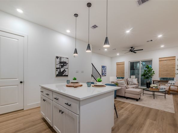 1911 Dewalt Street, Houston TX 77088