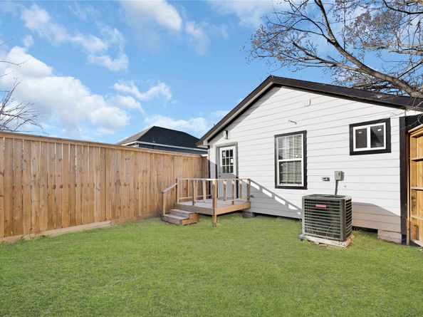 7814 Avenue F, Houston TX 77012