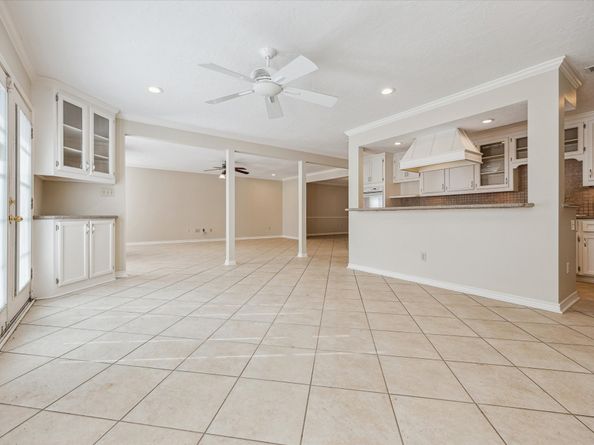 5659 Lymbar Drive, Houston TX 77096