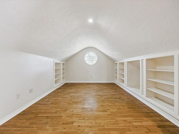 5659 Lymbar Drive, Houston TX 77096