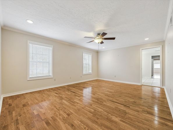 5659 Lymbar Drive, Houston TX 77096