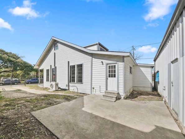 2901 Preston Street, Houston TX 77003