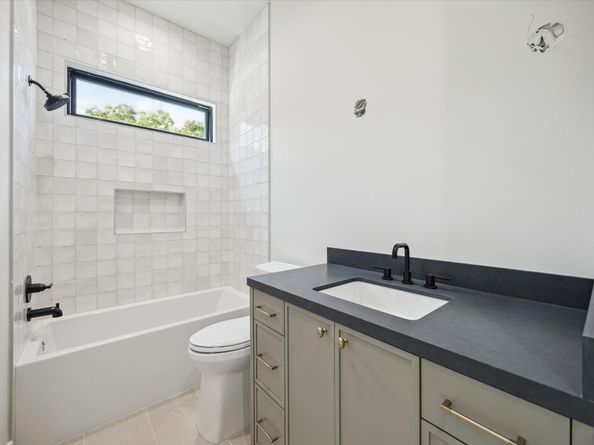 2102 Tangley Street, Houston TX 77005